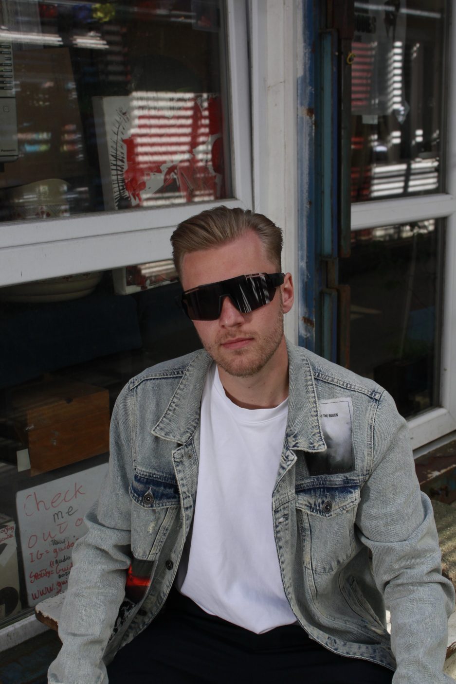 Brille für düstere Raves und Techno