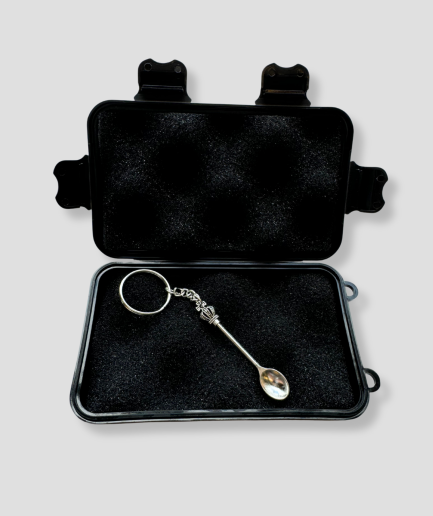 Schnupfschaufel mit schwarzer Aufbewahrungsbox