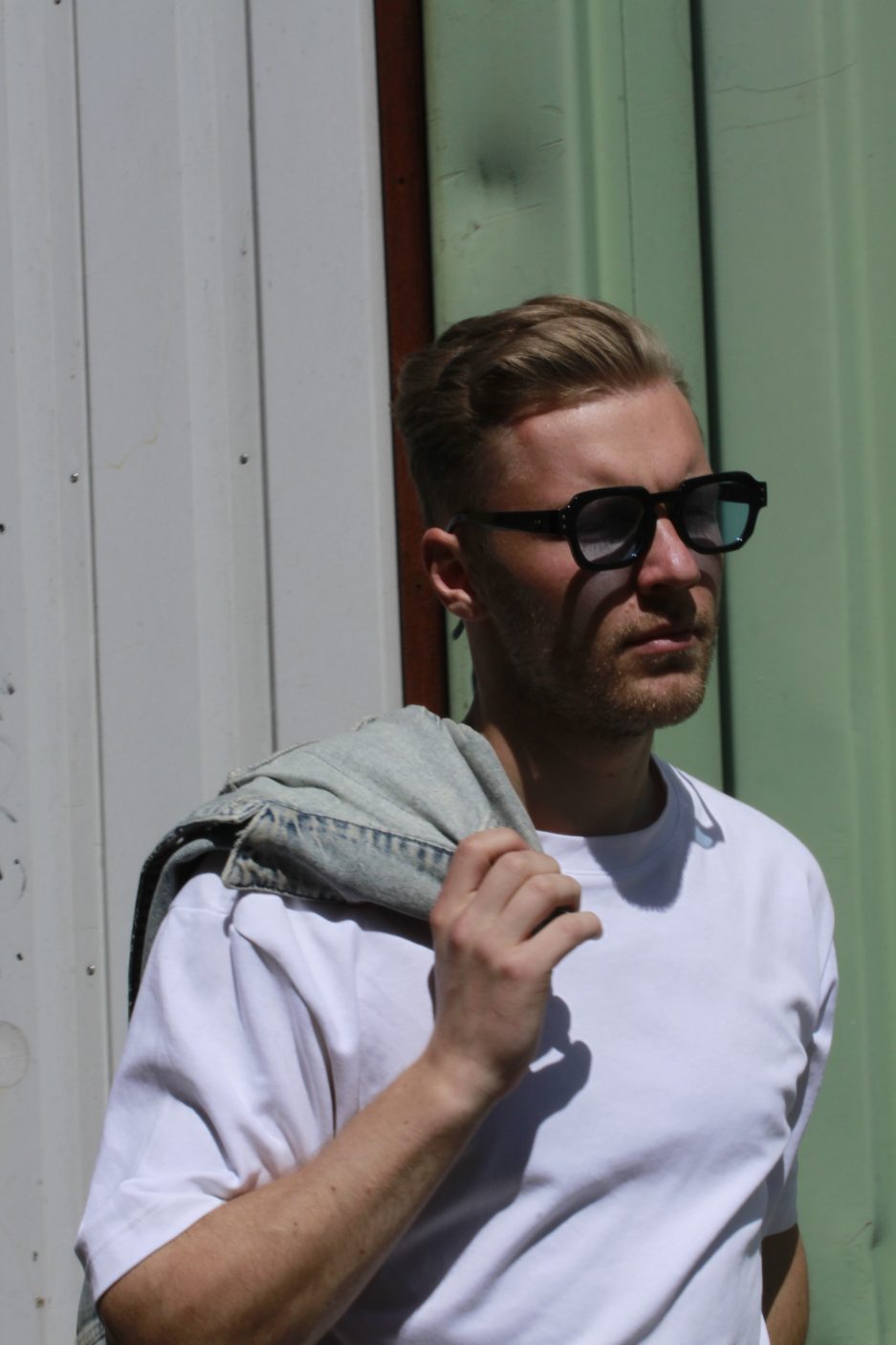 blaue Gläser Brille