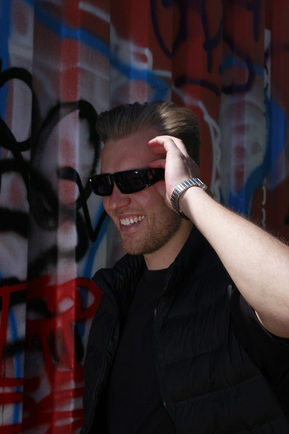 Brille schwarz groß