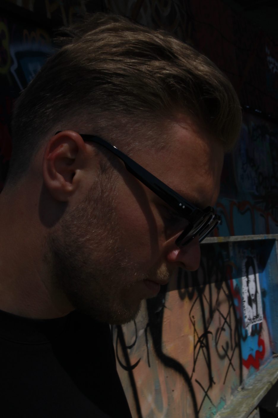 Klassische schwarze Sonnenbrille