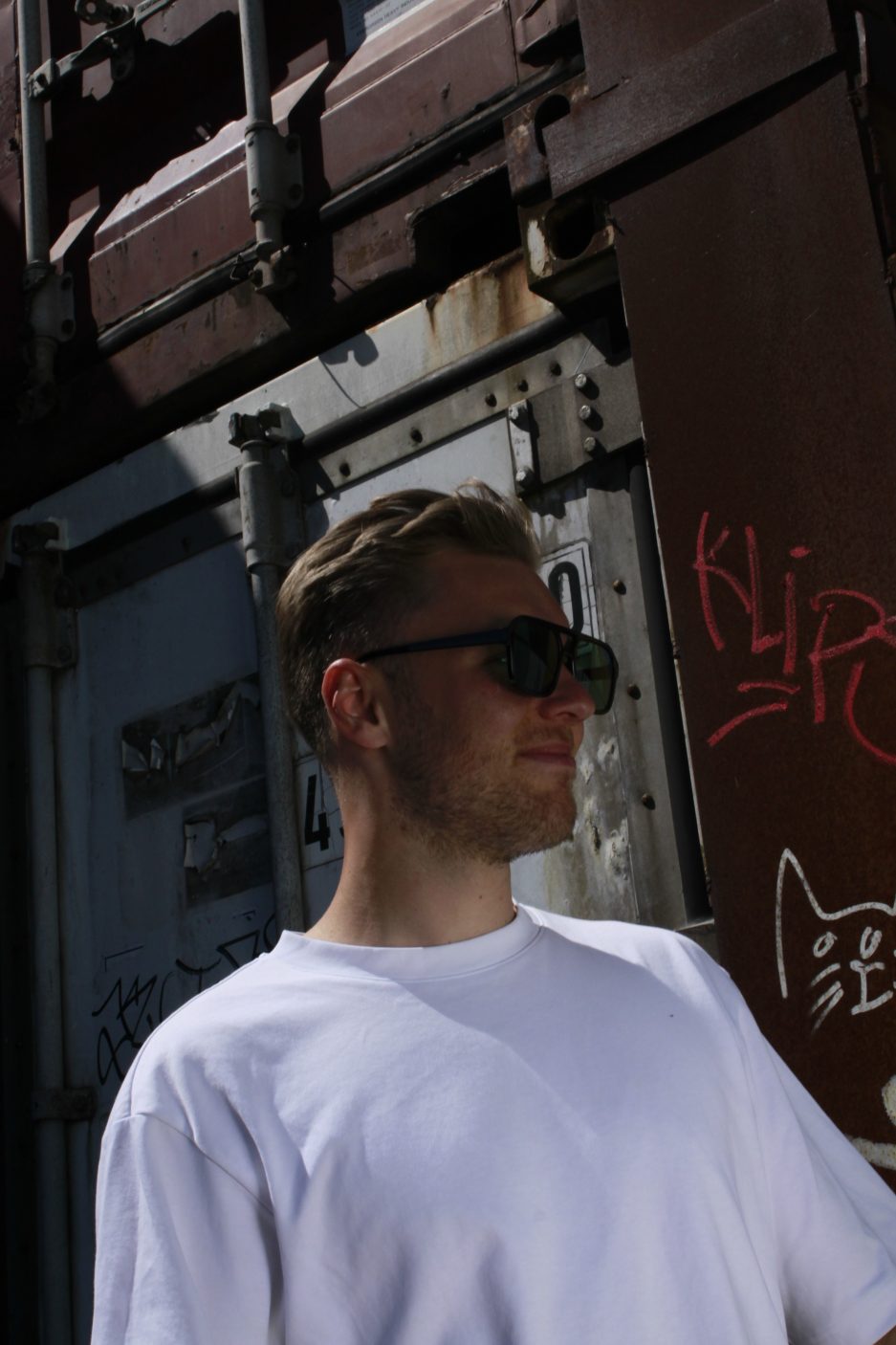 Schöne Rave-Brille mit grünen Gläsern