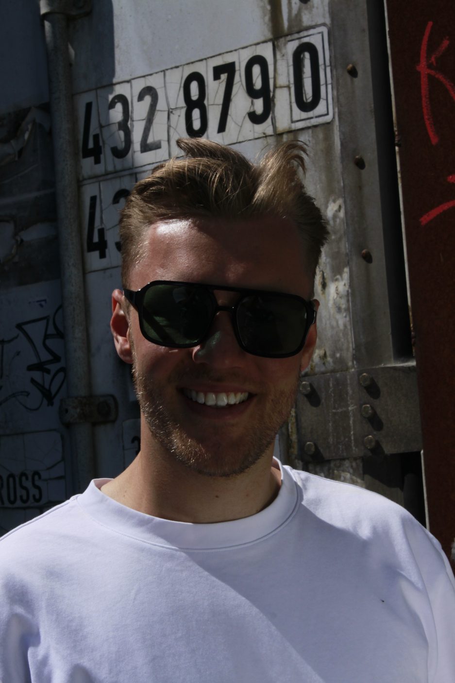 Retro-Brille mit grünen Gläsern