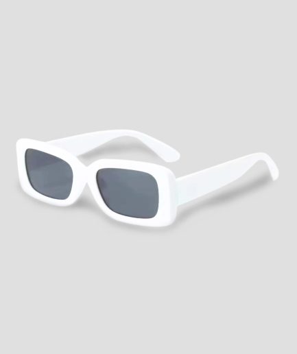 Frost-weiße-Brille-schwarze-Gläser-scaled-1.jpg