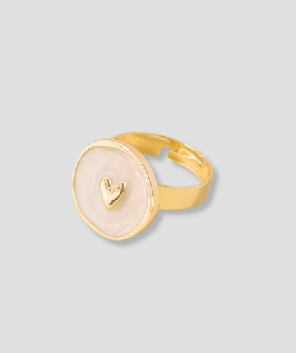 Schöner-Ring-Creme-Herz.png