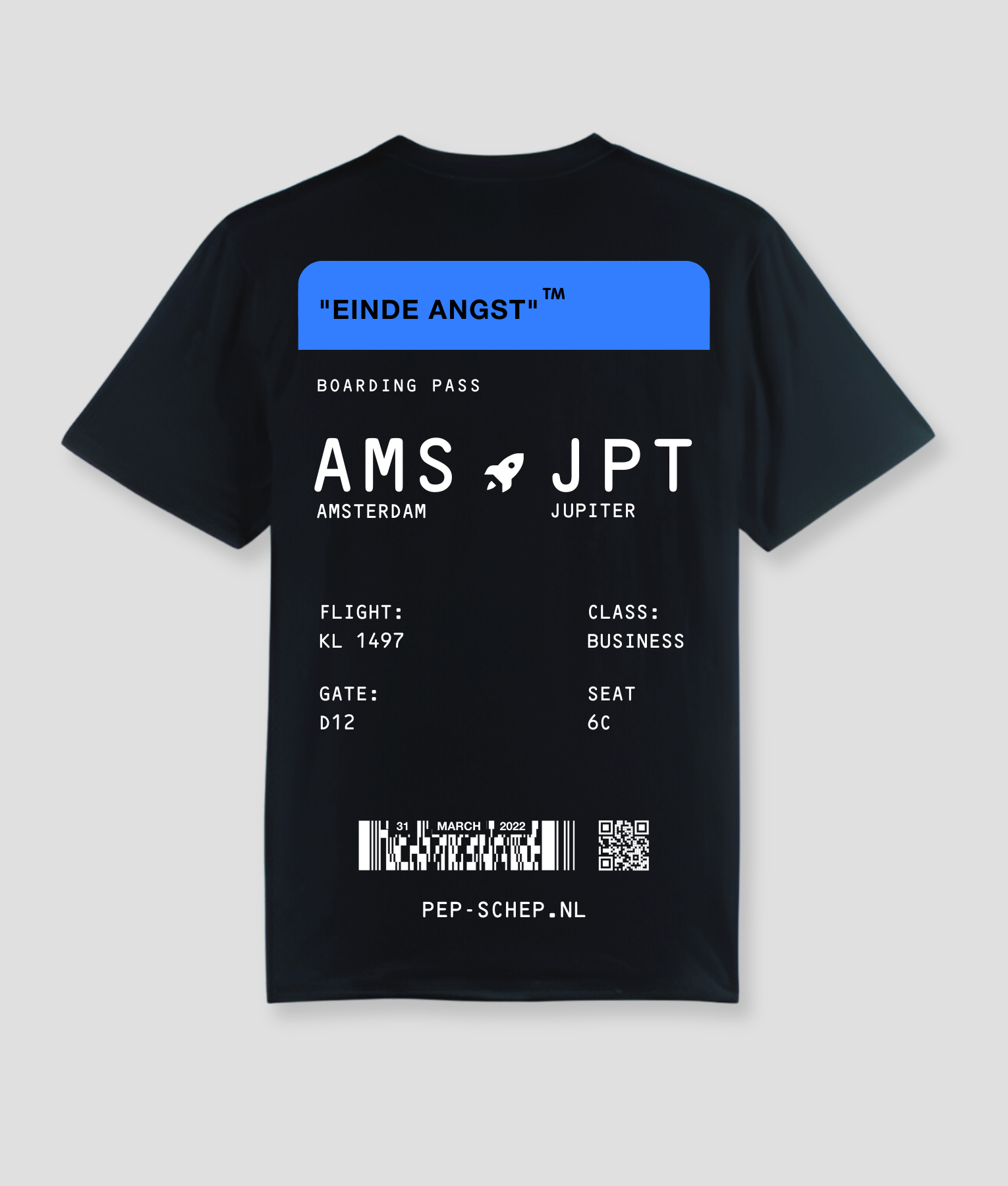 boardingpass-tshirt-zwart-met-blauw-rave-kleding-kopen-beste-rave-kleding-store-tshirt-kopen-voor-op-een-festival.png
