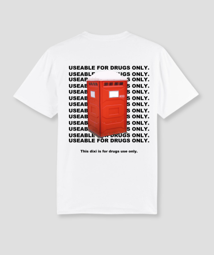 dixi-festival-tshirt-tshirt-mit-dixi-auf-einem-festival-dixi-abenteuer-festival.png