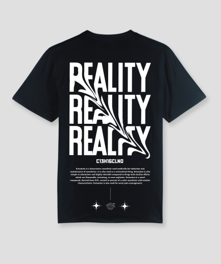 reality-tshirt-exzentrische-outfits-für-eine-Rave-Techno-Party.png