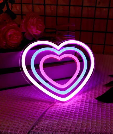 Neonlampen in Herzform