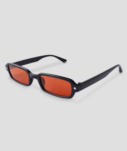 Sonnenbrille mit roten, durchsichtigen Gläsern