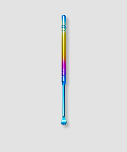 Gekleurde mini schep cocktailstirrer met blauw geel roze kleurverloop steel en kleine bol aan uiteinde grappig feest accessoire