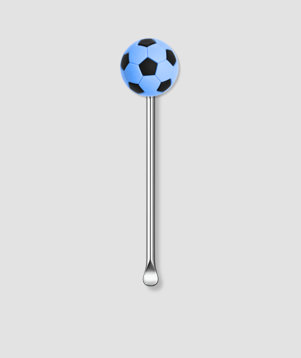 Zilveren cocktaillepel met blauwe voetbal decoratie aan bovenzijde