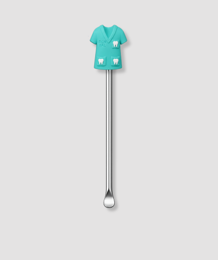 Mini schepje cocktailstirrer met turquoise tandarts schort figuur met DENTAL tekst en witte tand symbolen op de zakken bovenop en zilveren steel
