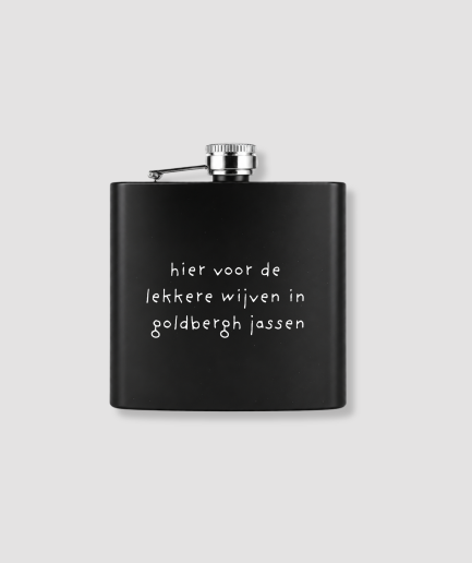 Schöne Frauen in Goldbergh-Mänteln